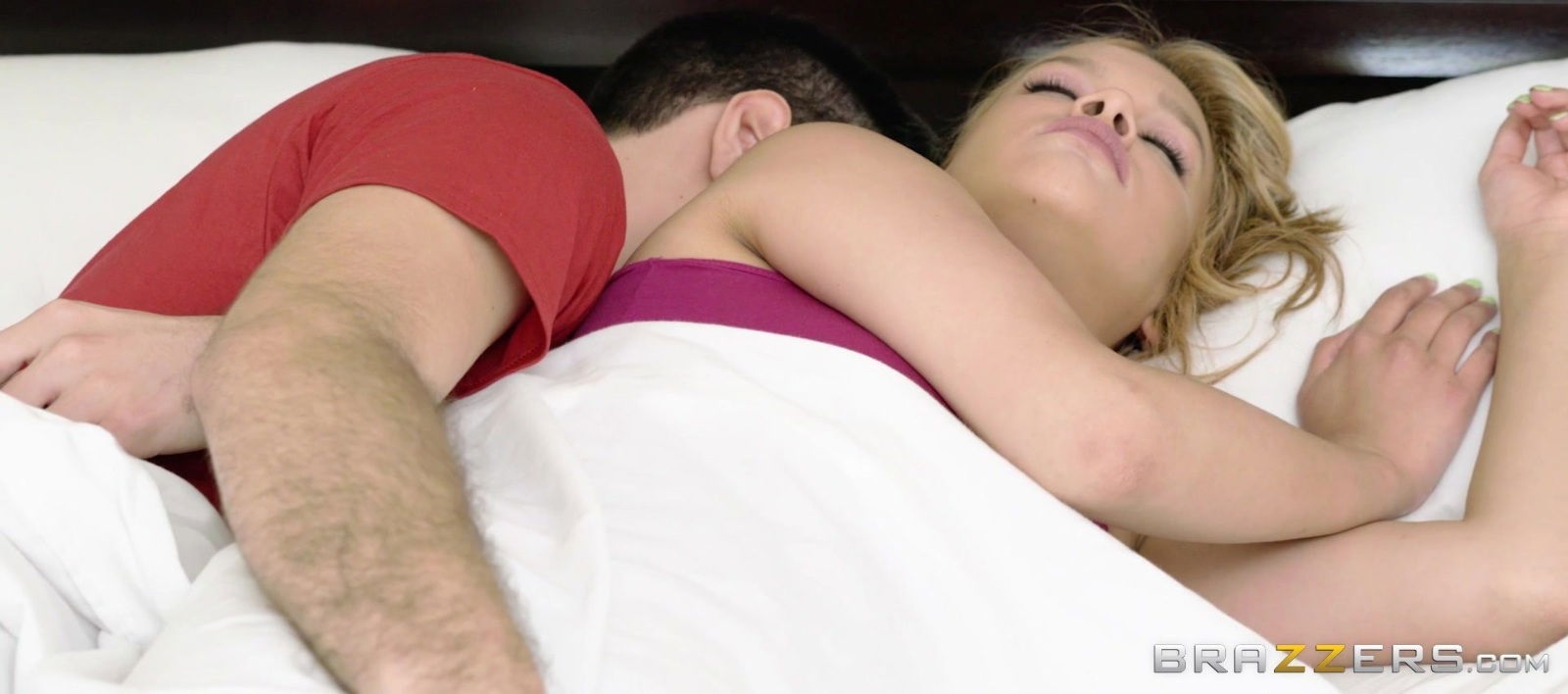 Diamond Foxxx and Kendall Kross don't want to be bothered during sex