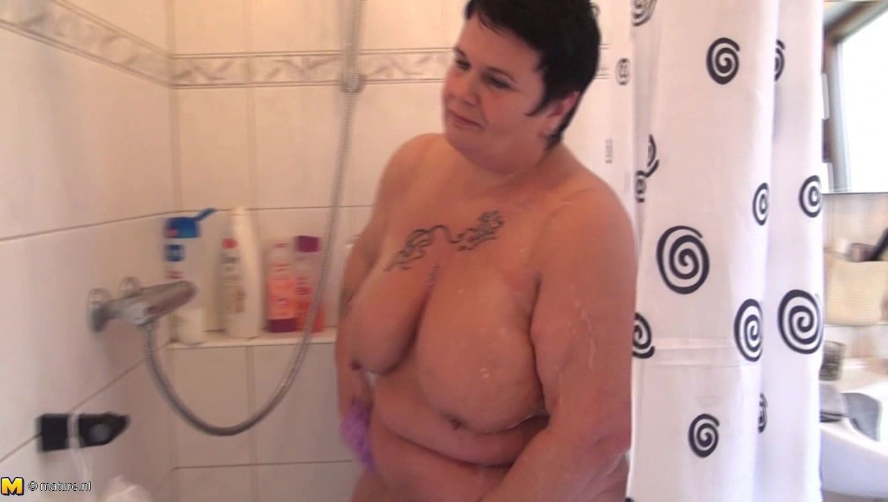 Wil is a plump mature babe who likes teasing us with her nudity