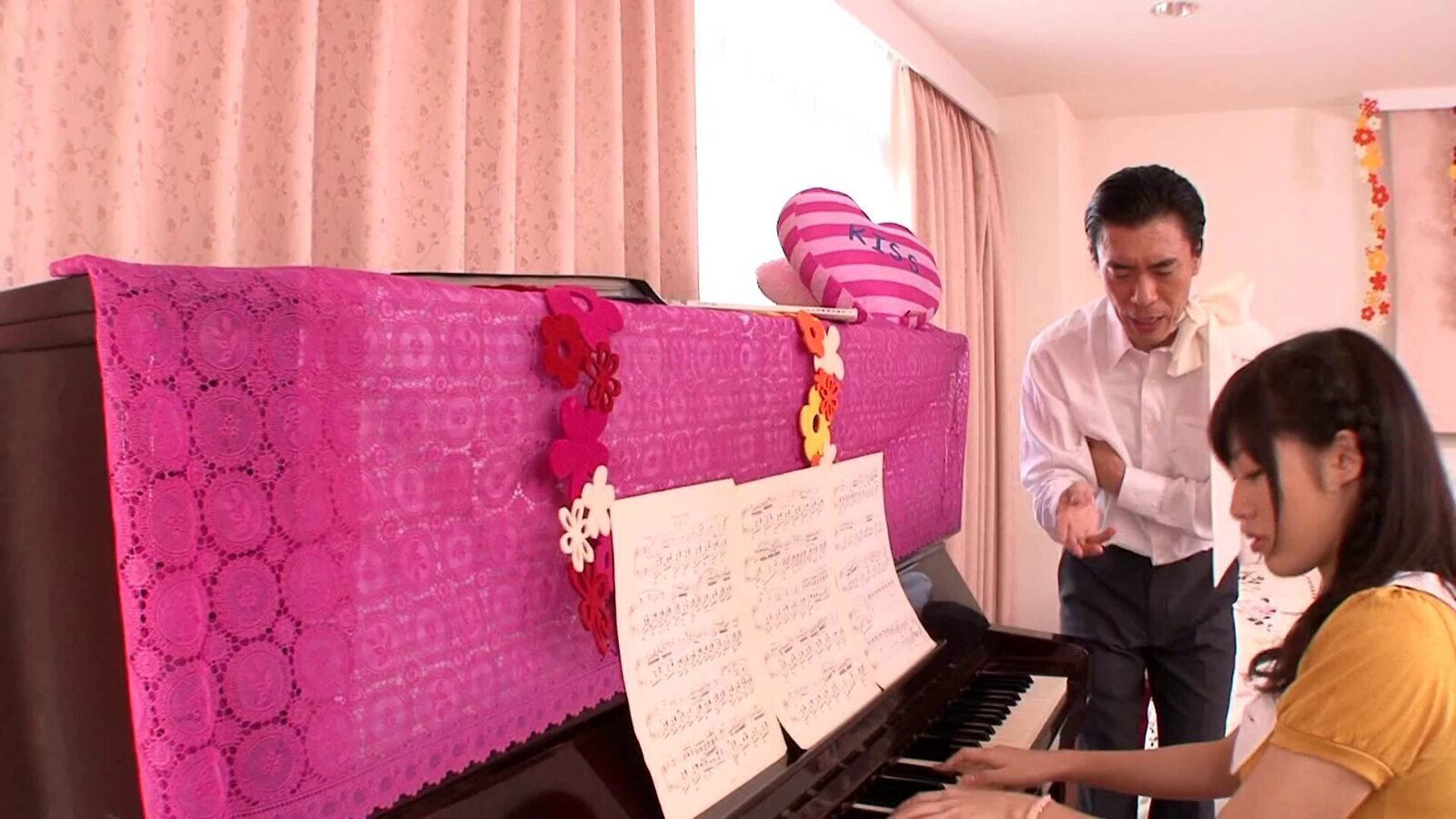 Miki Sunohara lets a guy finger her pussy before he fucks it deep