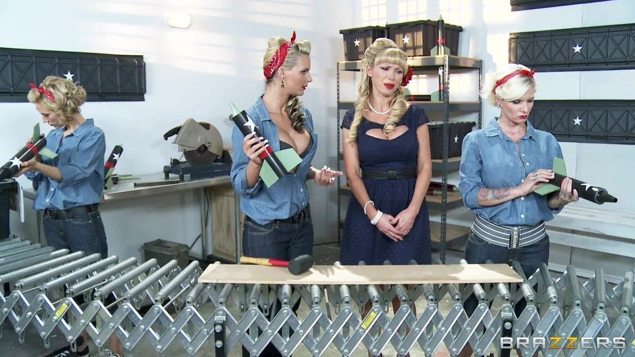 Fabulous lesbian babes with fake enjoy masturbating with toys