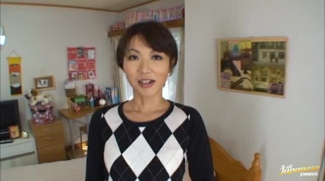 Risako Komatsu MILF banged hard with thick cum facial