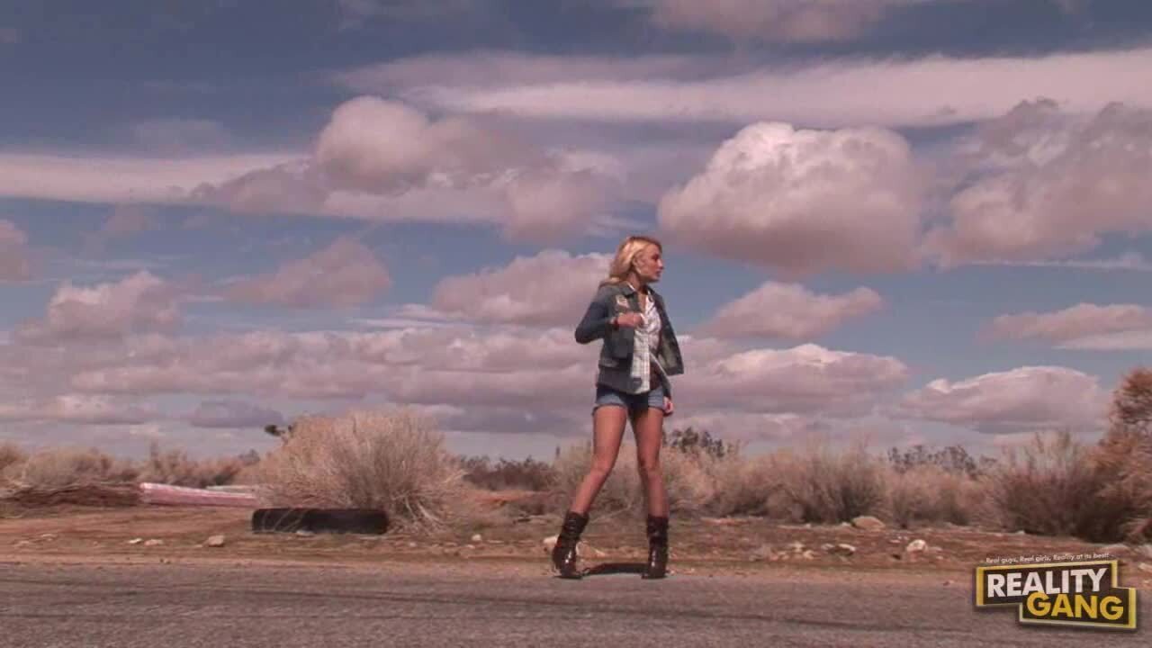 Stunning Blonde Babe Mallory Rae Murphy Goes Dirty in the Desert