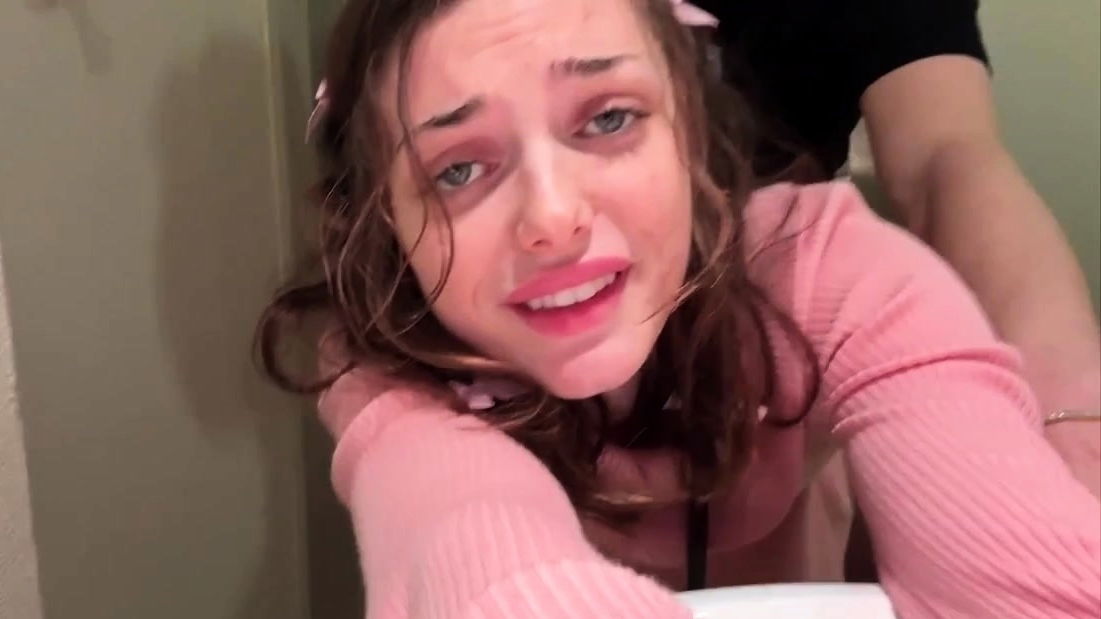 Daisy Love Fucking Mall Bathroom