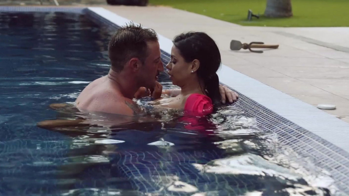 Canela Skin pleasures cocky lover pool