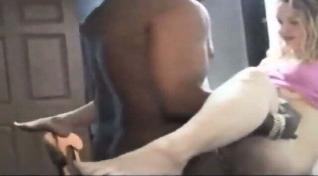 Homemade Interracial Cuckold Creampie with Amateur Girl