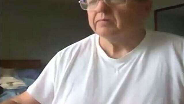 Mature Strokes Webcam