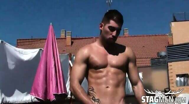 Bald fucker Francesco DMacho willingly bottoms Domenico