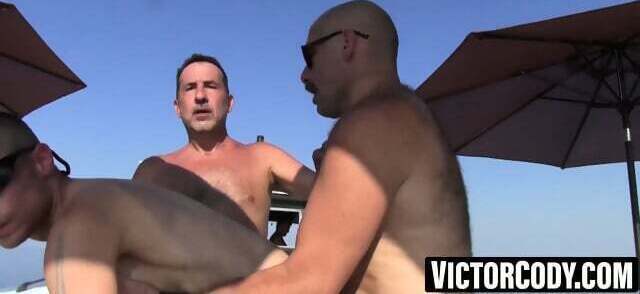 Hardcore stud group bends over bareback