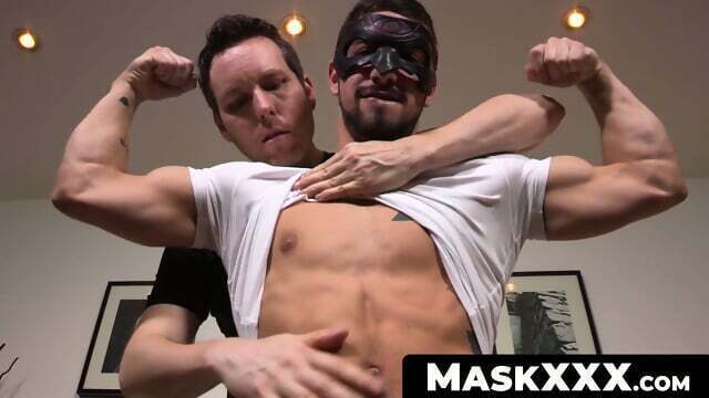 Muscular gay's blowjob handjob with Pascal's touch