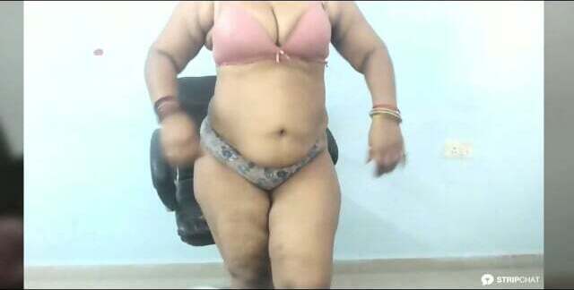 indian bhabhi sapna twerking webcam solo