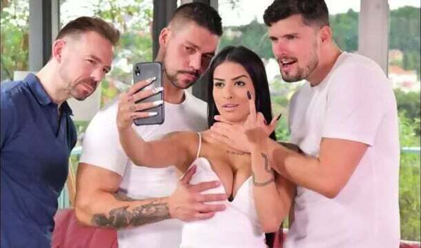 Brunette with loves group fuck with double penetration