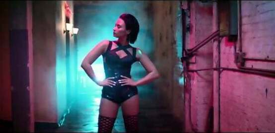Pretty Girl Demi Lovato Singing Cool Summer Official Video