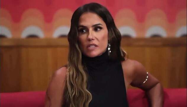 Zodiac Women Beauty SAGITTARIUS Deborah Secco Falando como