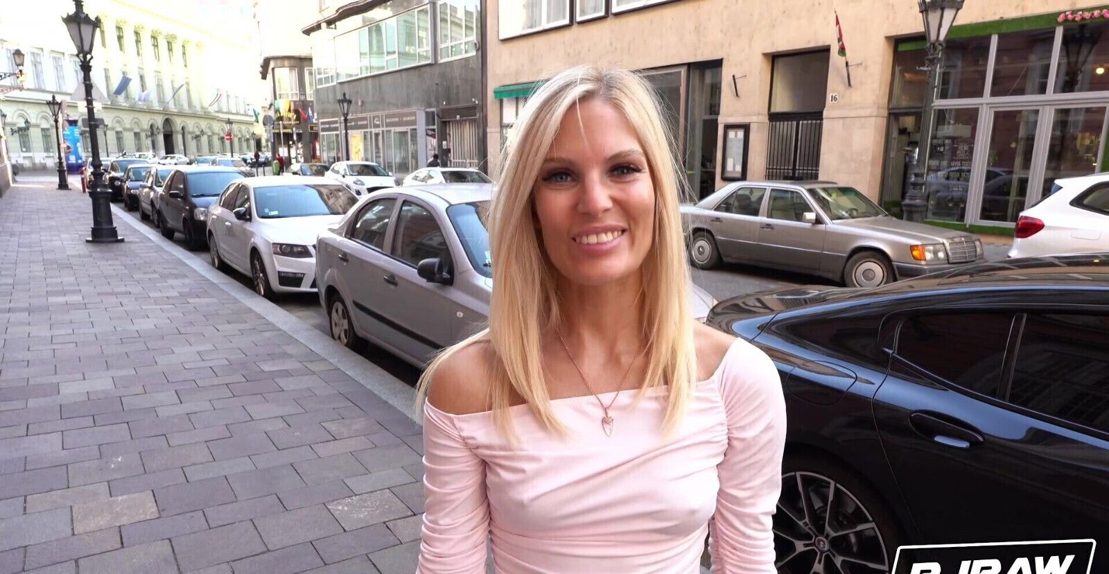 Blonde bombshell Candee Licious wants facial