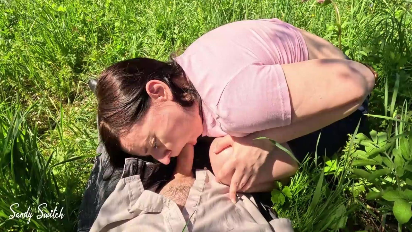 Paul Kovacs Sandy Switch Outdoor Amateur Video: Milf With Natural Gives Blowjob