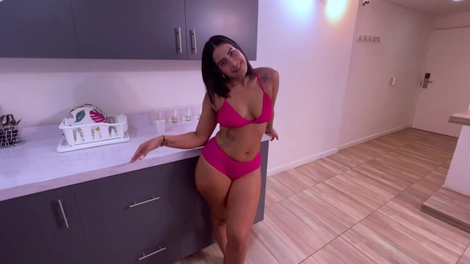 Curvy Busty Bootylicious Latina Doesn't Miss Chance Have With Big-dicked Plumber