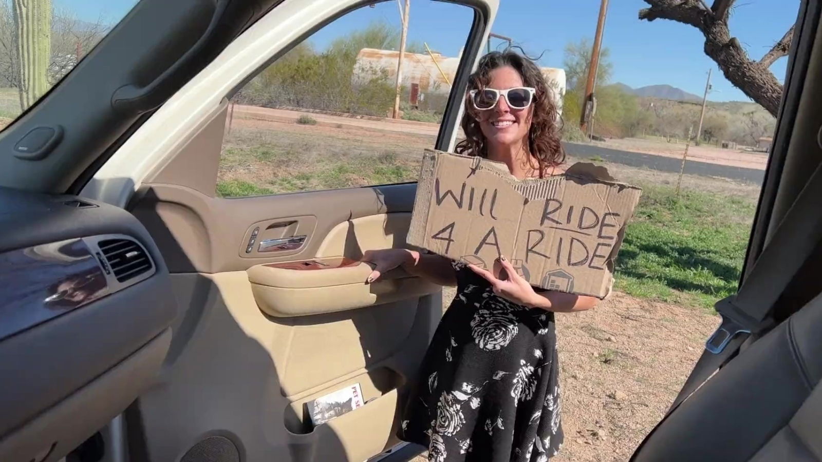 Hitchhiker offers pussy ride Amateur Porn
