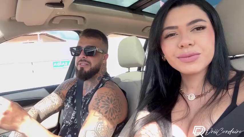 I went to the supermarket with my husband and ended up masturbating and squirting in the parking lot