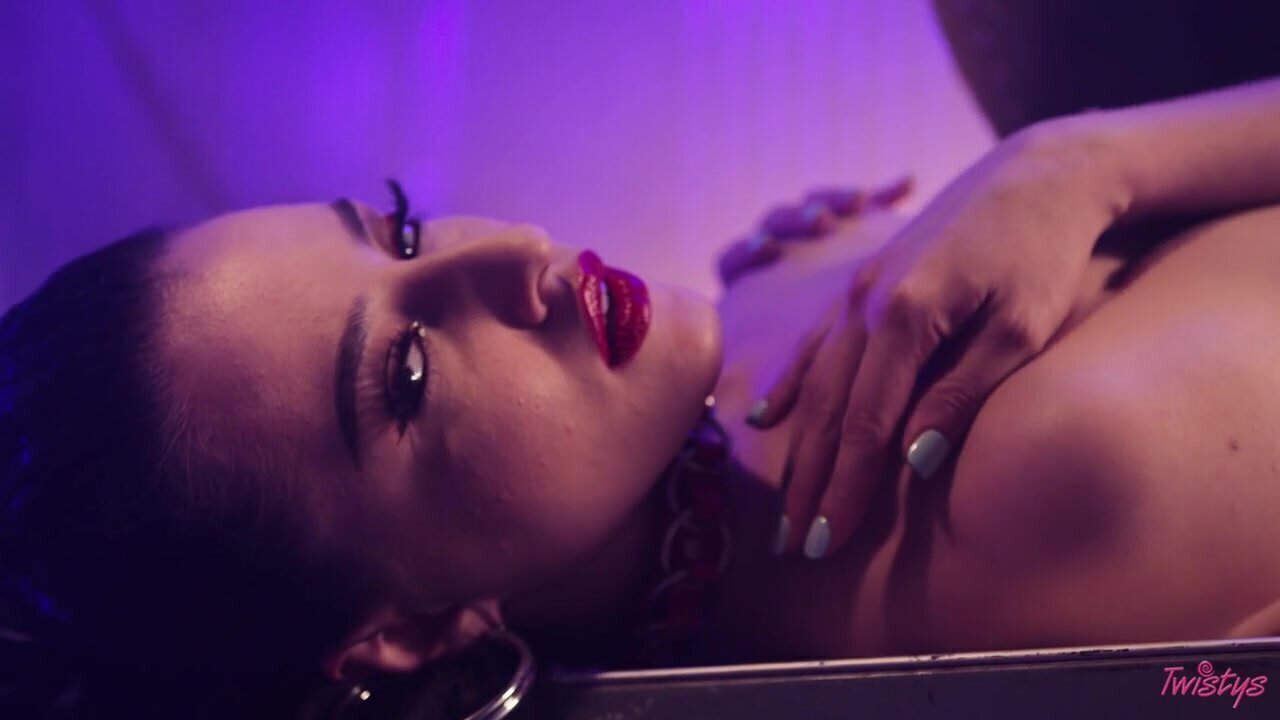 Aubree Valentine's Mesmerizing Solo Charm Twistys Stage