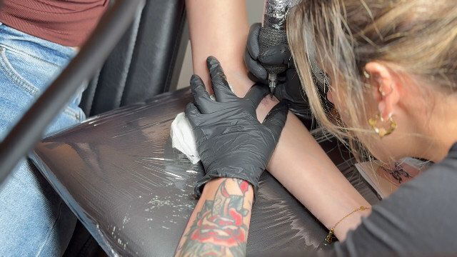 Vlog Tall girl gets tattoo load after
