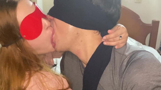 clases BESOS HERMANASTRA candente