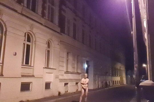 Walking fully naked from clothes city cumming