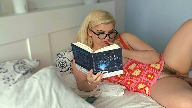 fucking bored though doesnt seem interested