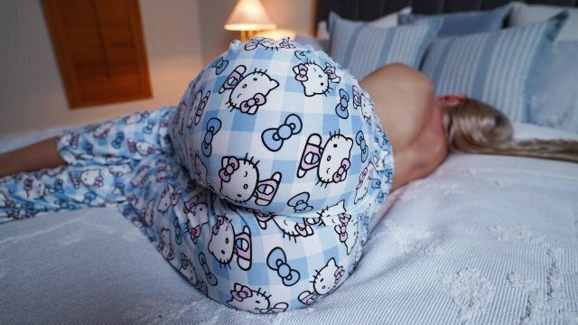 Step Wakes Hard Step helps MILF quick