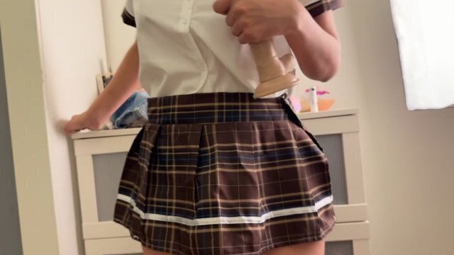 Üvey Kardeşimi Okula Açık Saçık Giderken Yakaladım (Odasında Dildo Buldum)