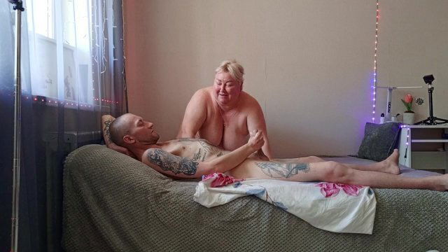 friend jerking dick started sucking until came mouth