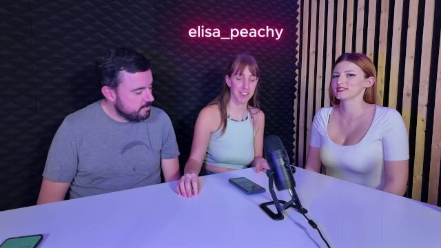 INTERVIEW avec STRIPTEASEUSE Lizzy Elisa Peachy