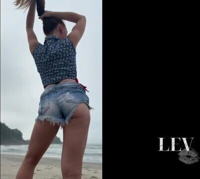 What Would Wear Ocean Front Beach Date Petite Redhead LeverageURAssets