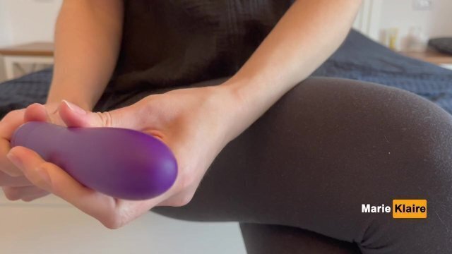 orgasm from vibrator friend's place: masturbation through leggings