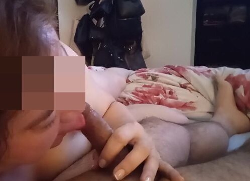 ESPOSA CHUPA RICO POLLA DESPUES TRABAJO