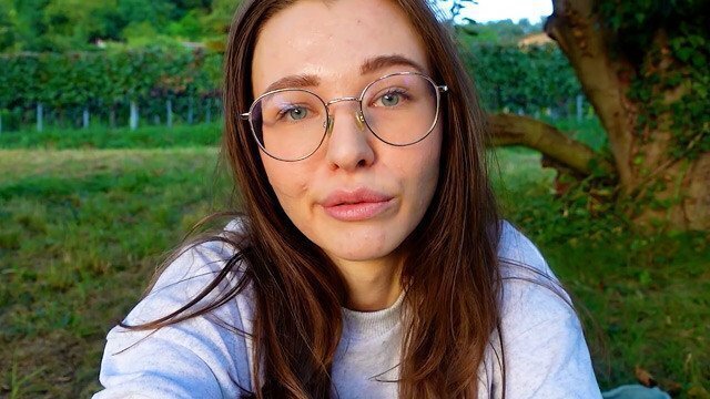 ALONE? Outside fields presnet huge labia teen pussy clit