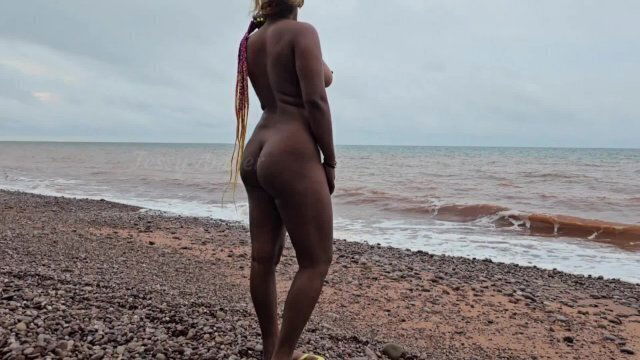 NUDE Slut BEACH Lets Stranger Mouth Pussy