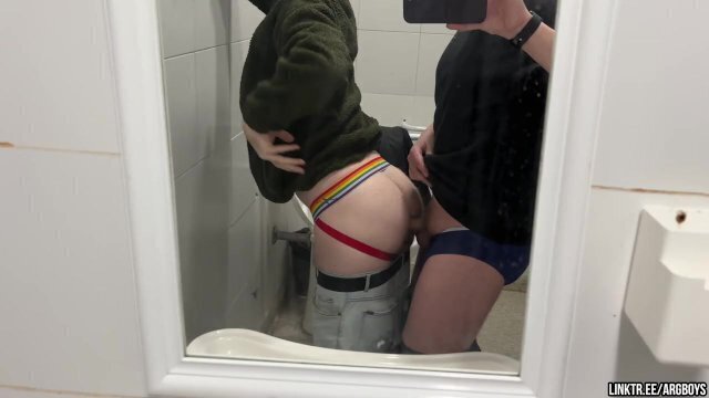 Used Public Toilet Like Fucktoy