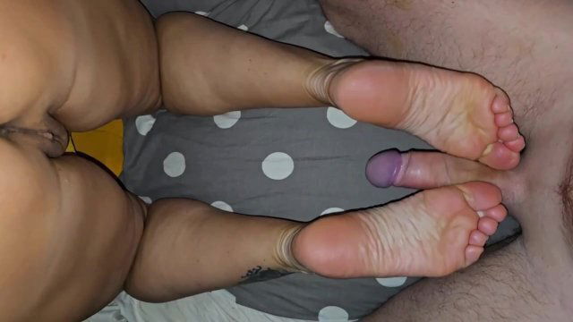 Big-ass MILF loves cum in pussy