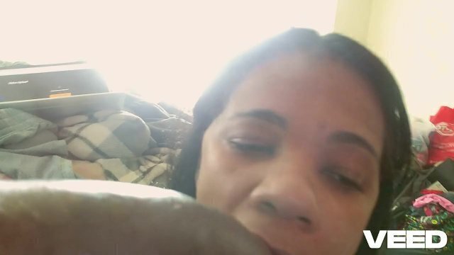 FACE BLOWJOB NEIGHBOR HANGS SUCKS