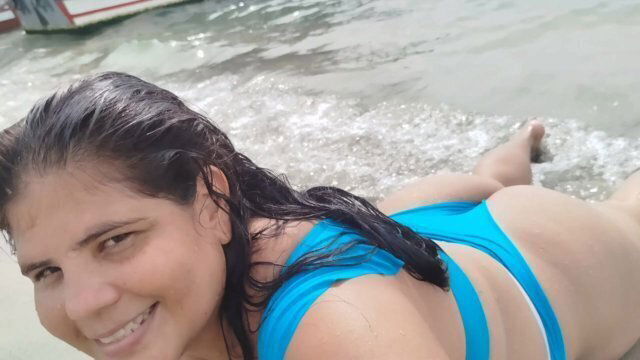 Chubby Latina with beach. Homemade porn