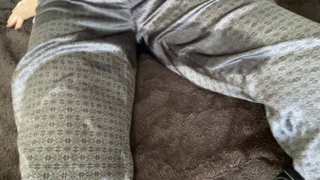 wetting silk then then peeing