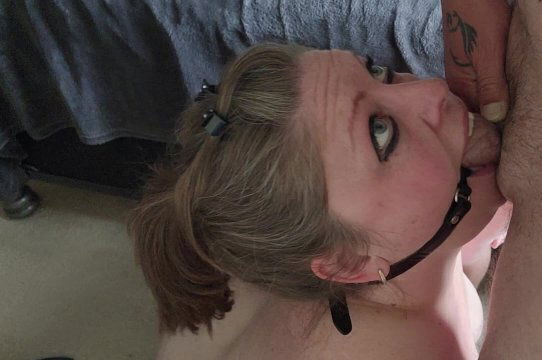 Wife celebrates with first ring takes massive facial!