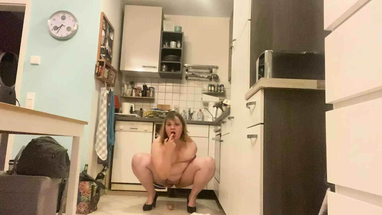Crazy Amputee Girl lays Eggs Heels