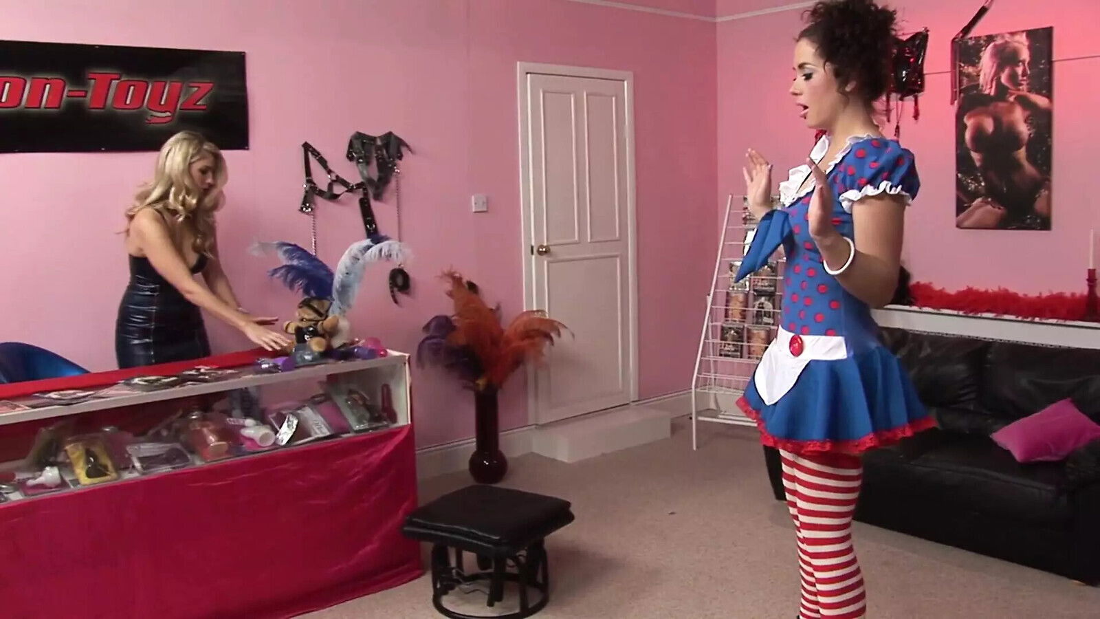 Threesome with Jordan Kingsley Kaia Kane sluts