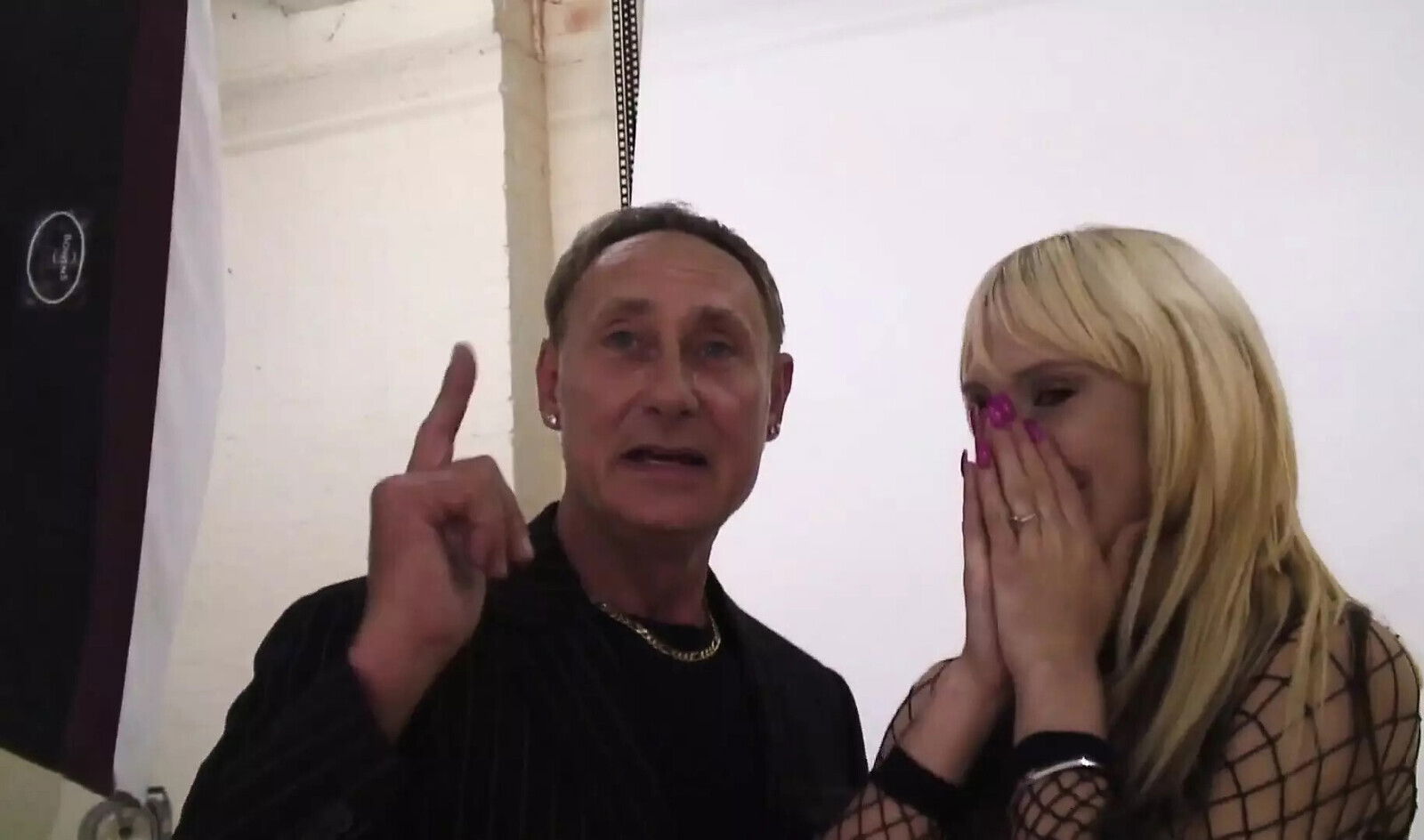 Japanese MILF gets fucked pussy