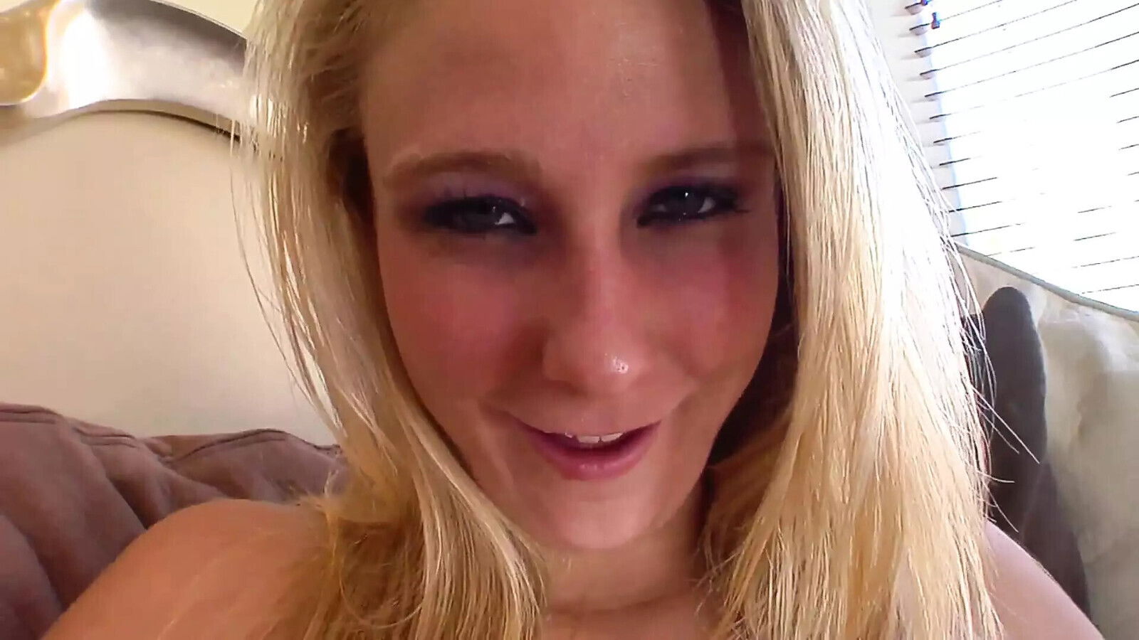 Fresh pussy Natalia Norton slut with golden hair gets