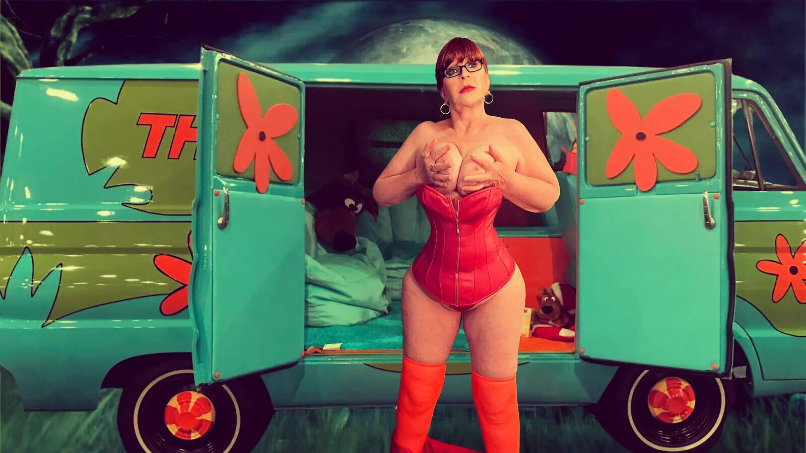 Granny Velma Dinkley: Spectacular Cocksucking Mouth Slutty Sleuth CAMS5M