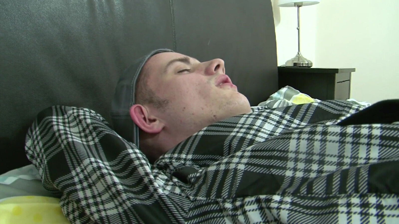 Jasmine Bourne, nasty stepsis likes stepbro's mouth