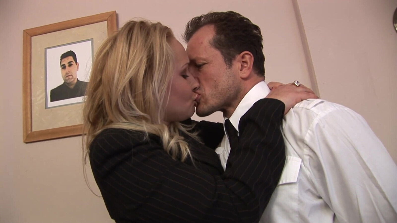 Blonde MILF fingers herself before gets wild fucking