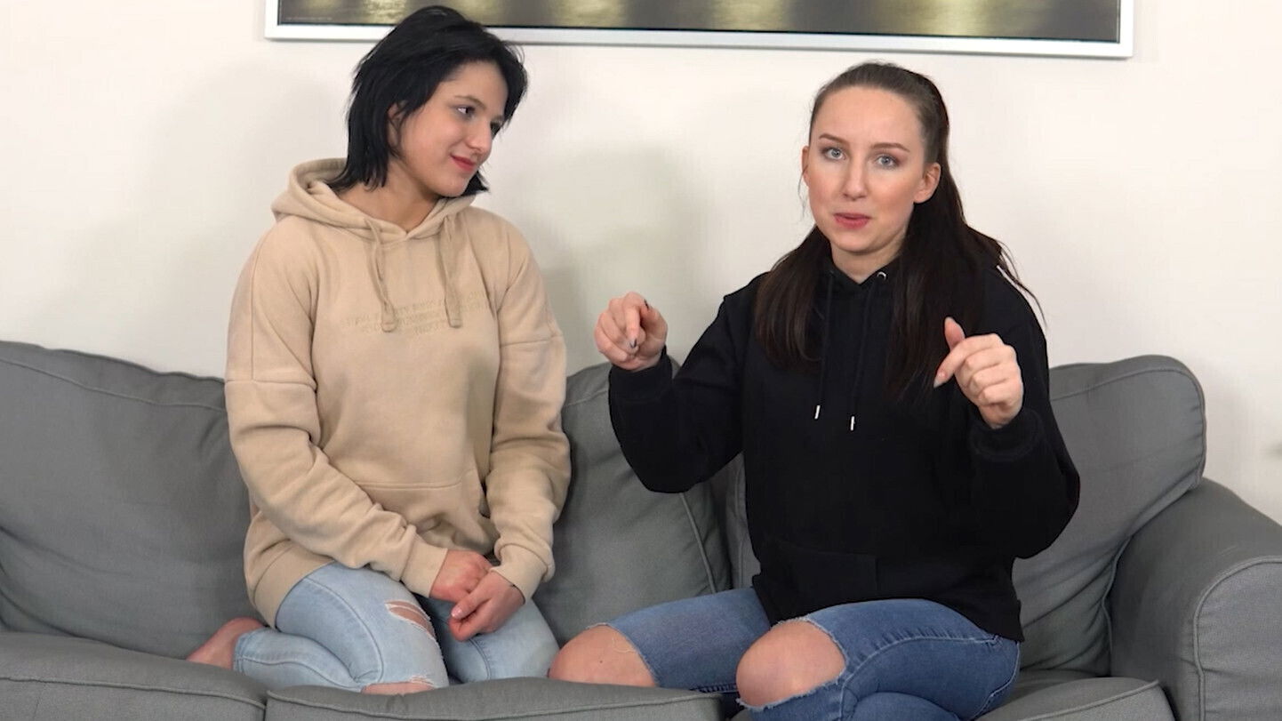 Bella Vanessa strip game House Cards